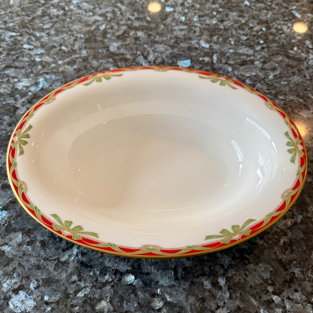Waterford Fine China Holiday Ribbons Bowl